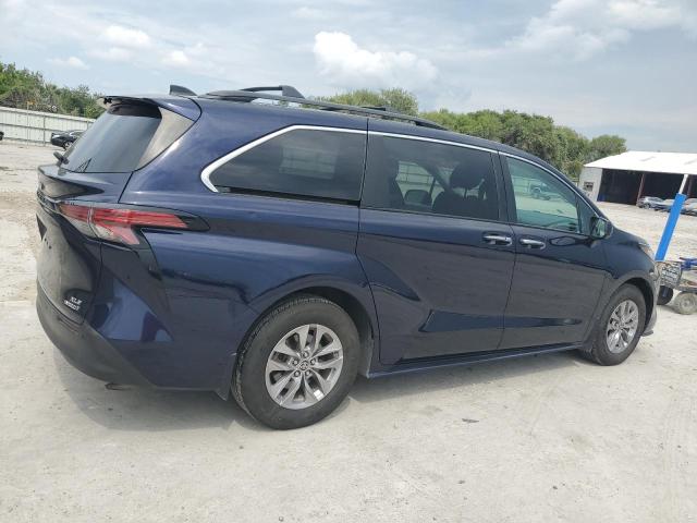 Photo 2 VIN: 5TDYRKEC0NS088432 - TOYOTA SIENNA XLE 