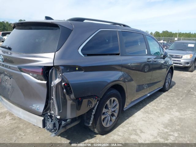 Photo 3 VIN: 5TDYRKEC0PS153847 - TOYOTA SIENNA 