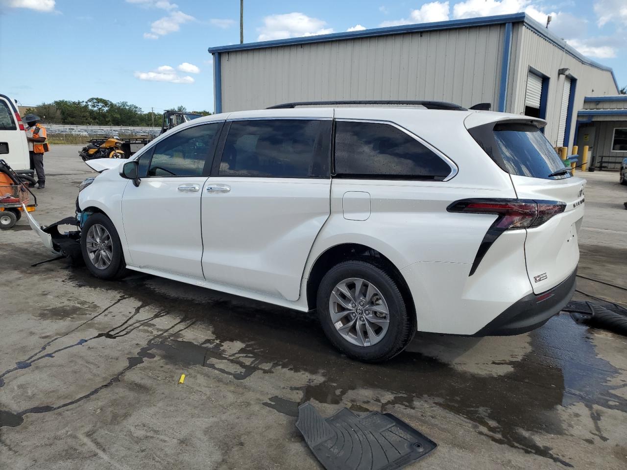 Photo 1 VIN: 5TDYRKEC0PS174679 - TOYOTA SIENNA 