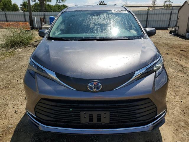 Photo 4 VIN: 5TDYRKEC0RS208381 - TOYOTA SIENNA XLE 