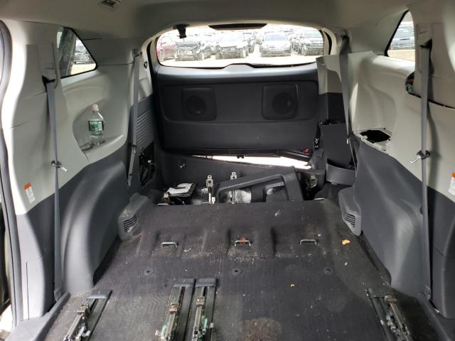 Photo 9 VIN: 5TDYRKEC1MS022860 - TOYOTA SIENNA XLE 