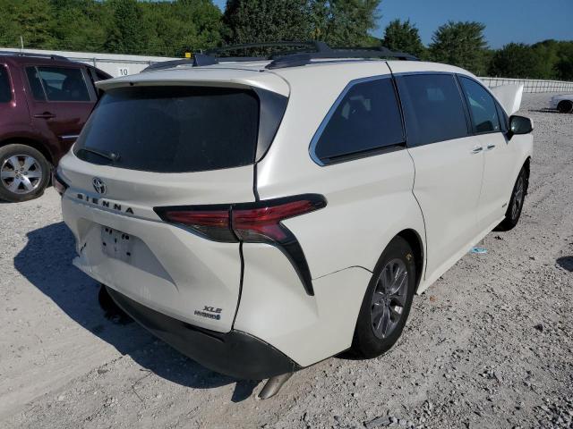 Photo 3 VIN: 5TDYRKEC1MS034975 - TOYOTA SIENNA XLE 