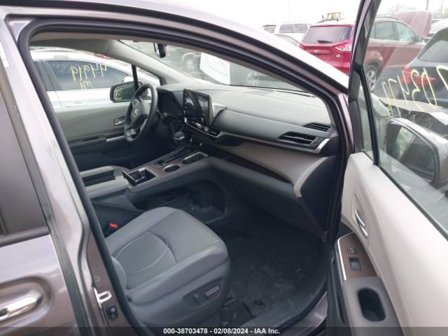 Photo 4 VIN: 5TDYRKEC1MS059942 - TOYOTA SIENNA 