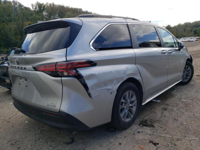 Photo 3 VIN: 5TDYRKEC1MS066535 - TOYOTA SIENNA XLE 