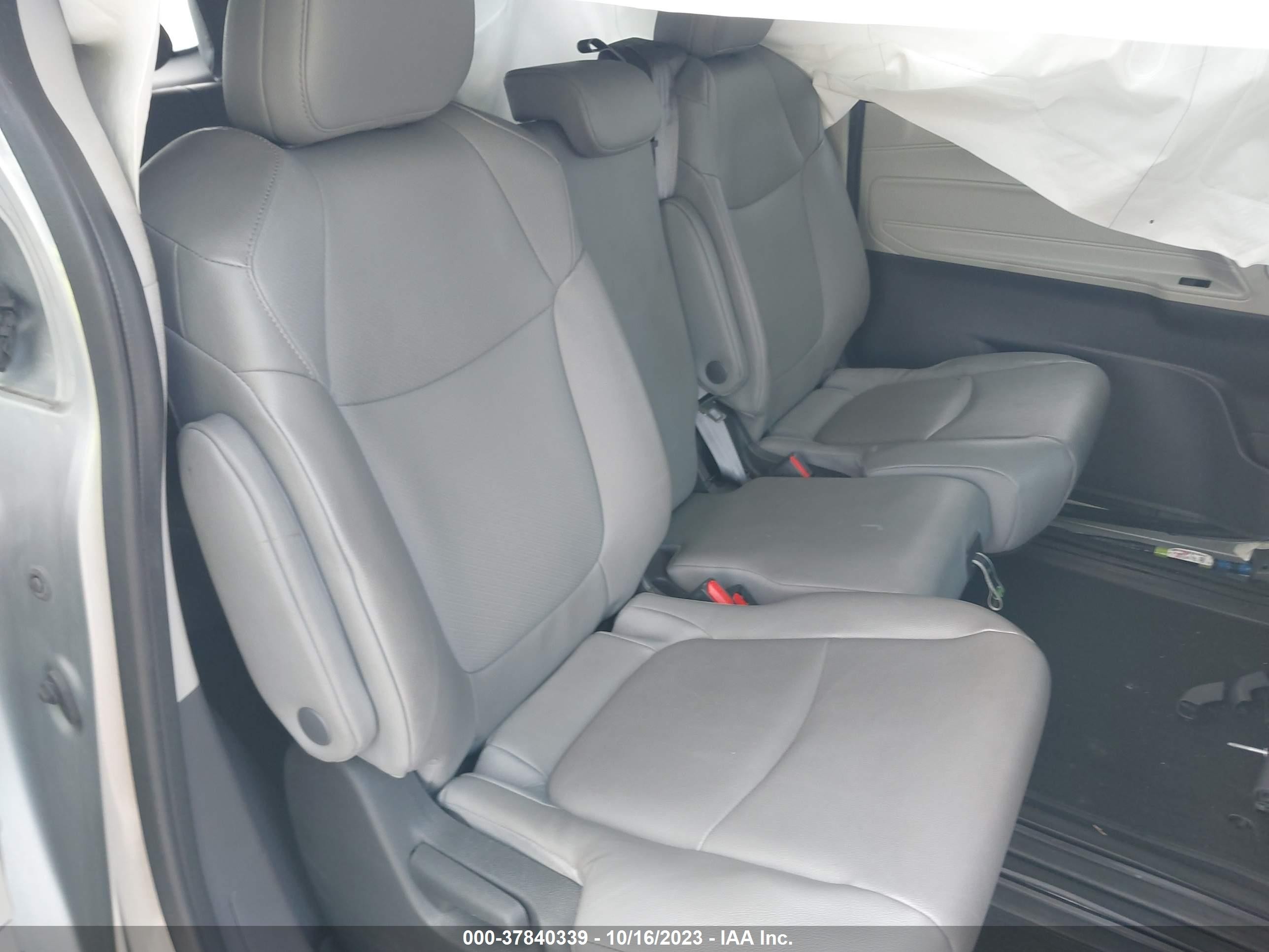 Photo 7 VIN: 5TDYRKEC1NS102015 - TOYOTA SIENNA 