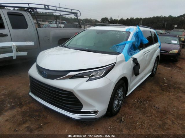 Photo 1 VIN: 5TDYRKEC1NS105027 - TOYOTA SIENNA 