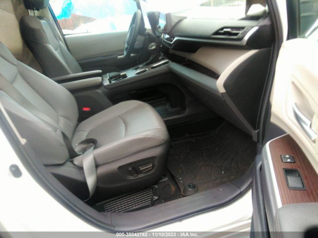 Photo 4 VIN: 5TDYRKEC1NS105027 - TOYOTA SIENNA 