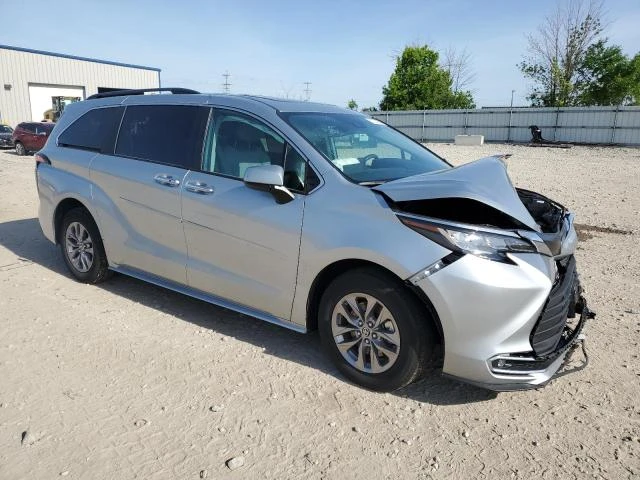 Photo 3 VIN: 5TDYRKEC1NS114973 - TOYOTA SIENNA XLE 