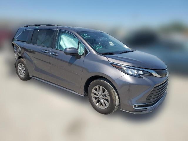 Photo 3 VIN: 5TDYRKEC1PS144011 - TOYOTA SIENNA XLE 