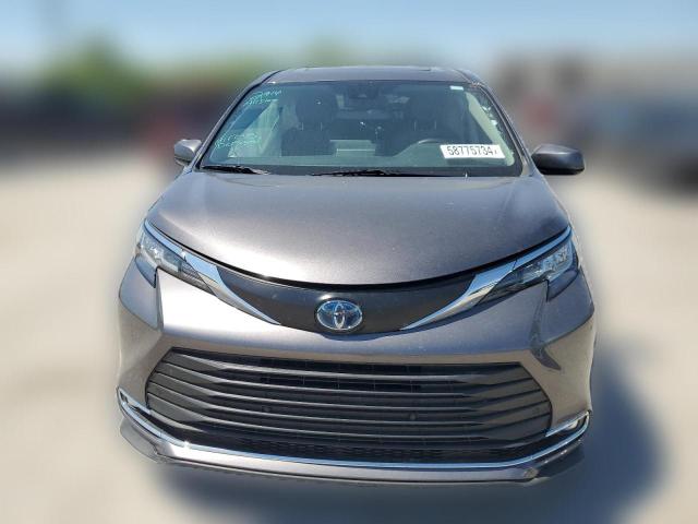 Photo 4 VIN: 5TDYRKEC1PS144011 - TOYOTA SIENNA XLE 