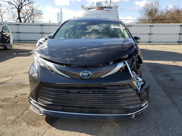 Photo 4 VIN: 5TDYRKEC1PS156918 - TOYOTA SIENNA XLE 