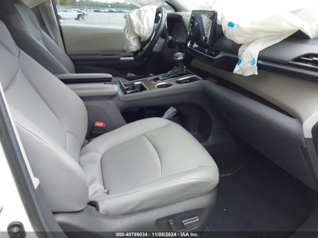 Photo 4 VIN: 5TDYRKEC1RS181191 - TOYOTA SIENNA 