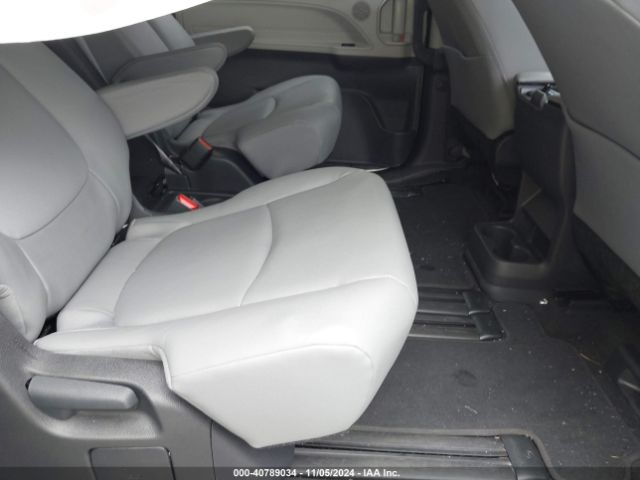 Photo 7 VIN: 5TDYRKEC1RS181191 - TOYOTA SIENNA 