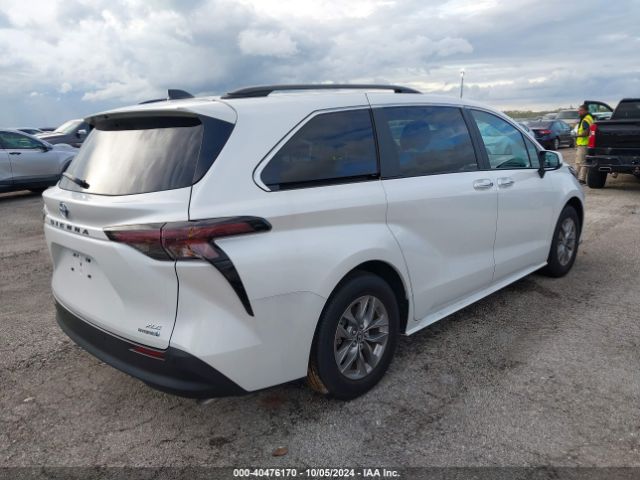 Photo 3 VIN: 5TDYRKEC1RS184639 - TOYOTA SIENNA 