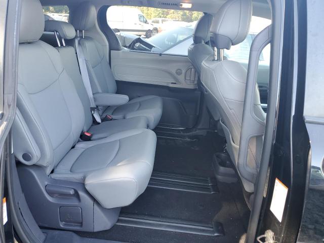 Photo 10 VIN: 5TDYRKEC2MS043023 - TOYOTA SIENNA XLE 