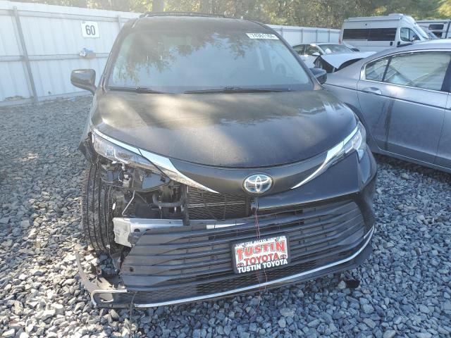 Photo 4 VIN: 5TDYRKEC2MS043023 - TOYOTA SIENNA XLE 