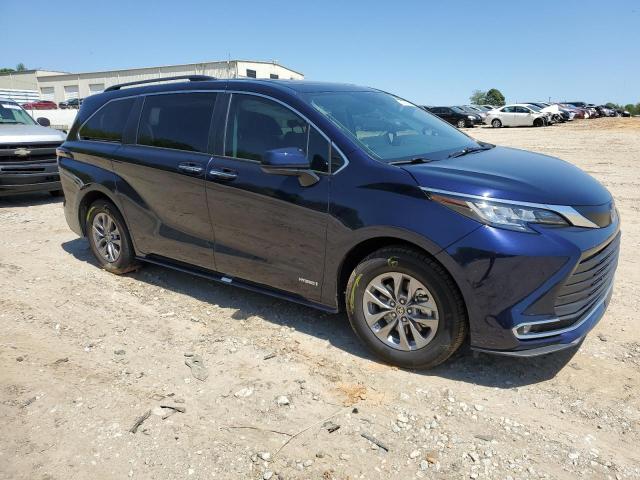 Photo 3 VIN: 5TDYRKEC2MS053325 - TOYOTA SIENNA XLE 