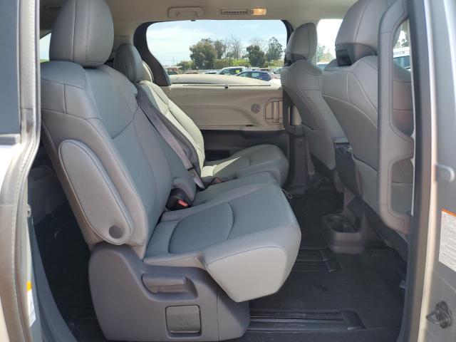 Photo 10 VIN: 5TDYRKEC2MS065118 - TOYOTA SIENNA XLE 