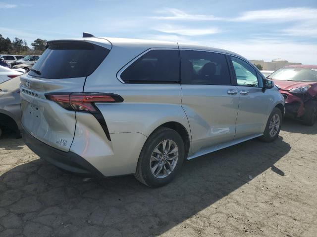 Photo 2 VIN: 5TDYRKEC2MS065118 - TOYOTA SIENNA XLE 