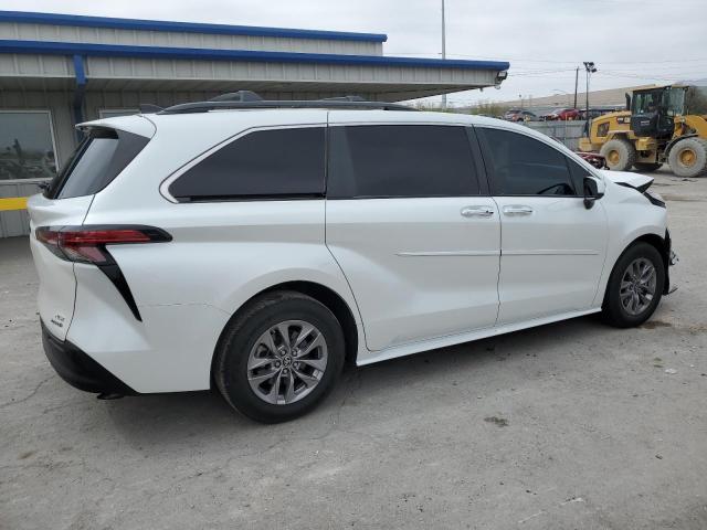 Photo 2 VIN: 5TDYRKEC2NS085483 - TOYOTA SIENNA XLE 