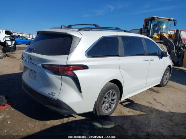 Photo 3 VIN: 5TDYRKEC2NS087671 - TOYOTA SIENNA 