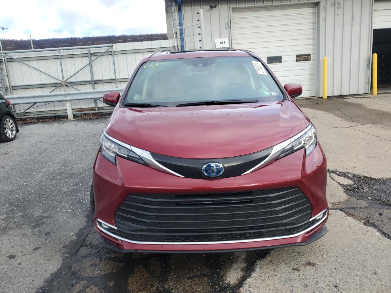 Photo 4 VIN: 5TDYRKEC2NS115954 - TOYOTA SIENNA 