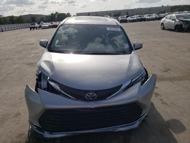 Photo 4 VIN: 5TDYRKEC2PS137178 - TOYOTA SIENNA XLE 