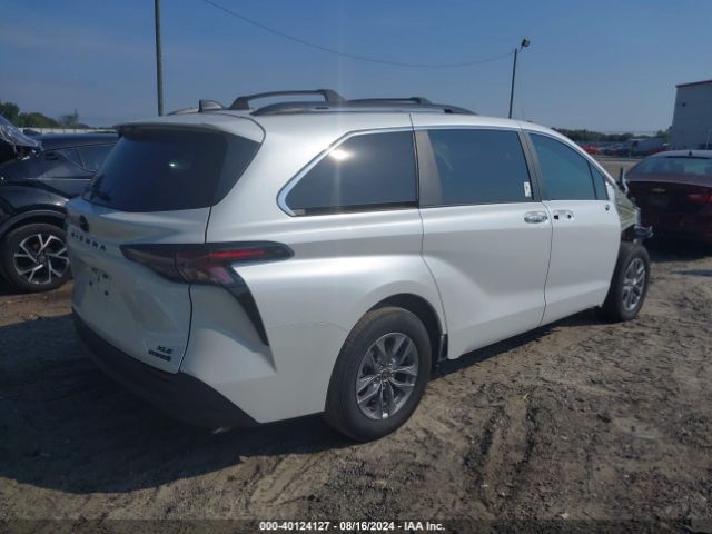 Photo 3 VIN: 5TDYRKEC2RS187596 - TOYOTA SIENNA 