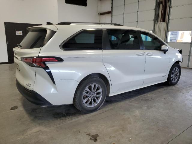 Photo 2 VIN: 5TDYRKEC3MS060543 - TOYOTA SIENNA XLE 