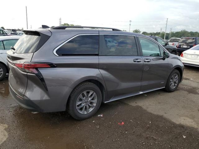 Photo 2 VIN: 5TDYRKEC3MS063586 - TOYOTA SIENNA XLE 