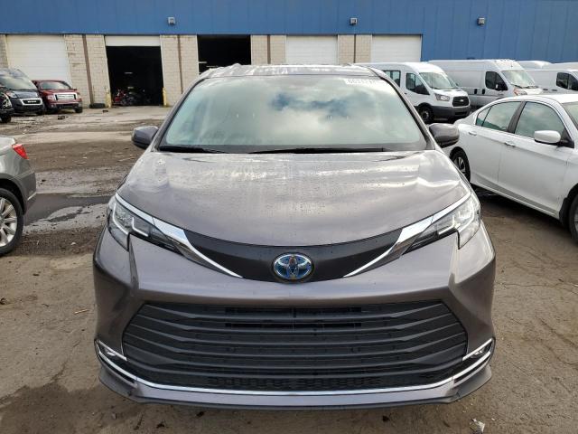 Photo 4 VIN: 5TDYRKEC3MS063586 - TOYOTA SIENNA XLE 