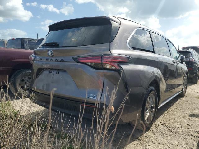 Photo 2 VIN: 5TDYRKEC3MS066343 - TOYOTA SIENNA XLE 