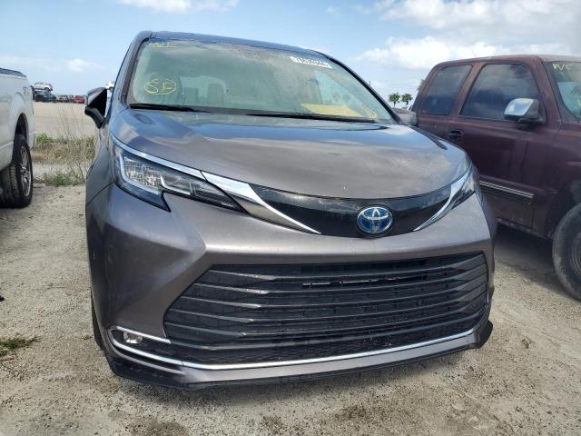 Photo 4 VIN: 5TDYRKEC3MS066343 - TOYOTA SIENNA XLE 