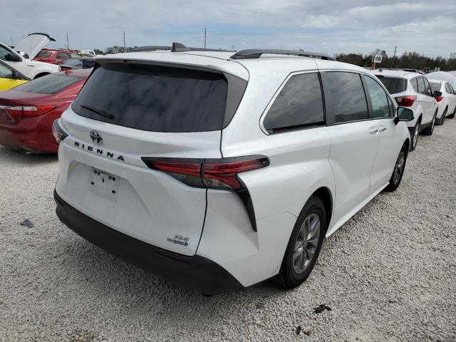 Photo 3 VIN: 5TDYRKEC3NS080180 - TOYOTA SIENNA XLE 