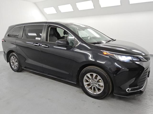 Photo 3 VIN: 5TDYRKEC3NS094113 - TOYOTA SIENNA XLE 