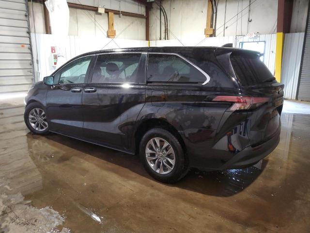 Photo 1 VIN: 5TDYRKEC3NS111265 - TOYOTA SIENNA XLE 