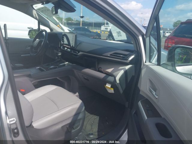 Photo 4 VIN: 5TDYRKEC3PS137352 - TOYOTA SIENNA 