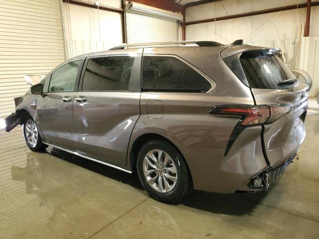 Photo 1 VIN: 5TDYRKEC3RS213946 - TOYOTA SIENNA XLE 