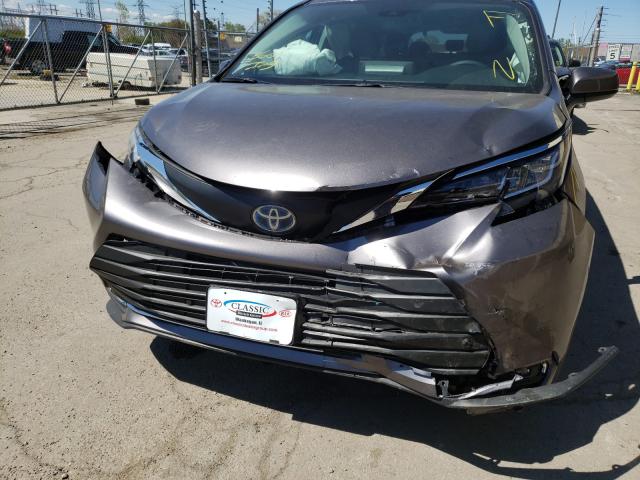 Photo 8 VIN: 5TDYRKEC4MS008788 - TOYOTA SIENNA XLE 