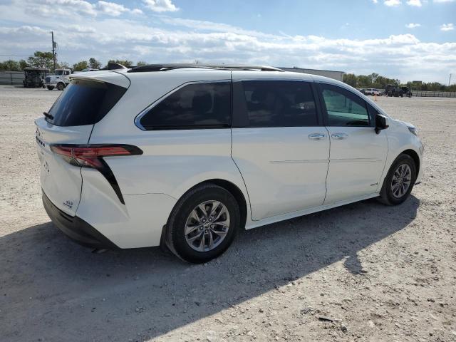 Photo 2 VIN: 5TDYRKEC4MS010508 - TOYOTA SIENNA XLE 