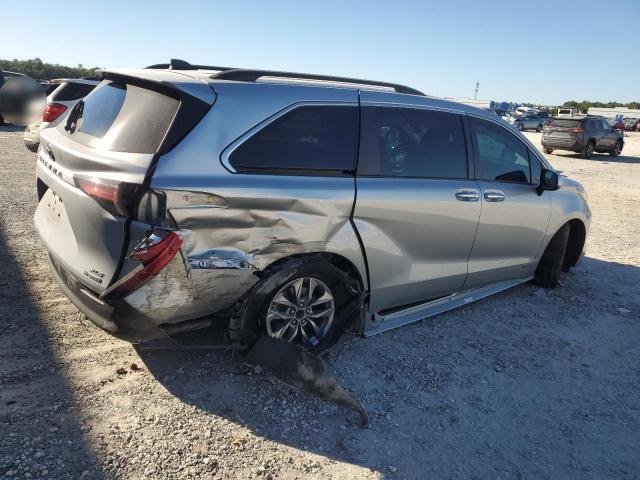 Photo 2 VIN: 5TDYRKEC4MS026921 - TOYOTA SIENNA XLE 