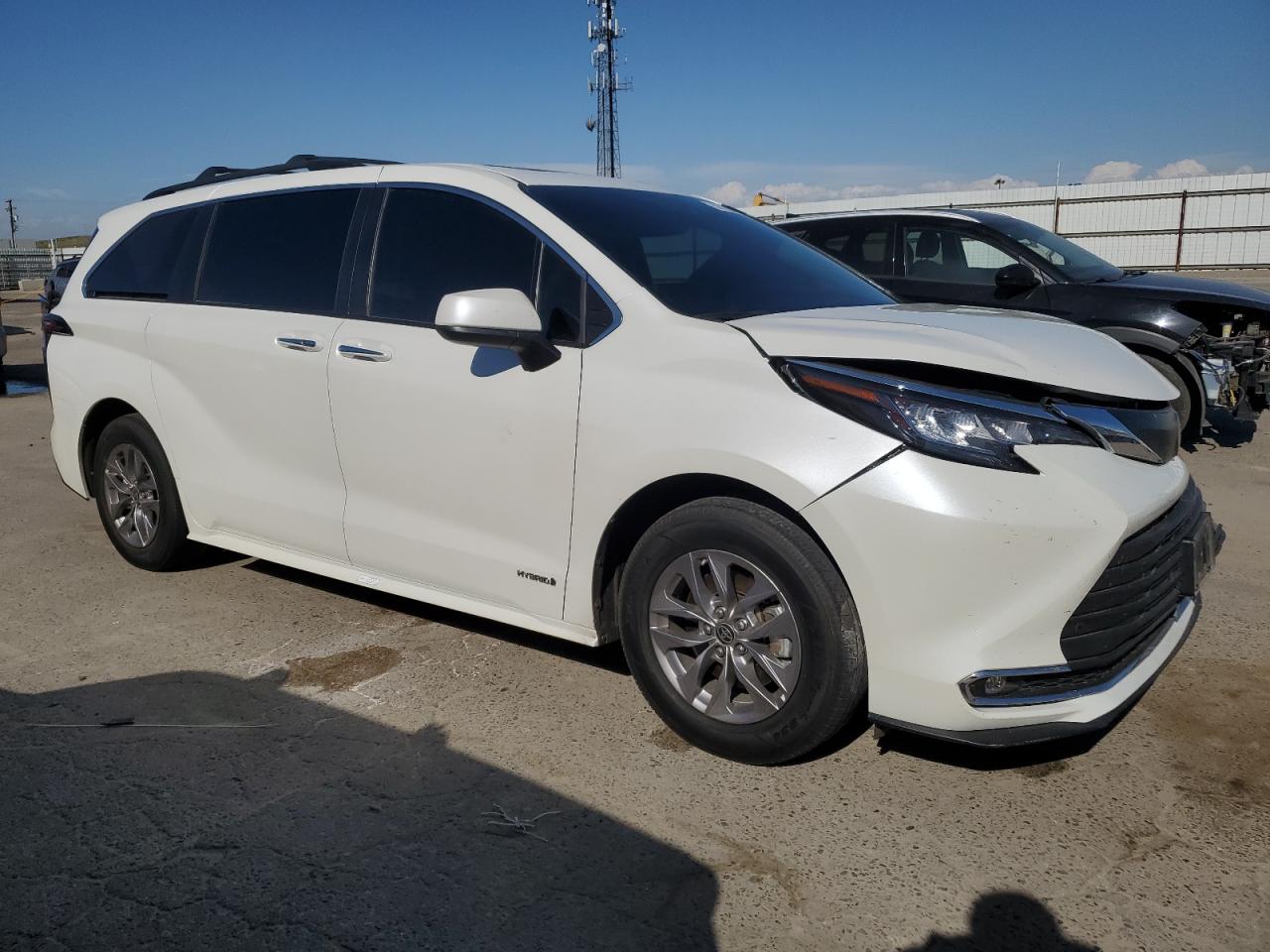 Photo 3 VIN: 5TDYRKEC4MS033030 - TOYOTA SIENNA 