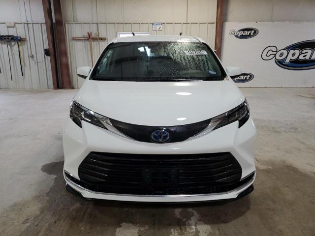 Photo 4 VIN: 5TDYRKEC4MS052998 - TOYOTA SIENNA XLE 