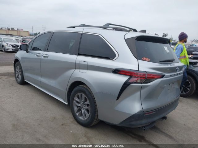 Photo 2 VIN: 5TDYRKEC4MS065153 - TOYOTA SIENNA 