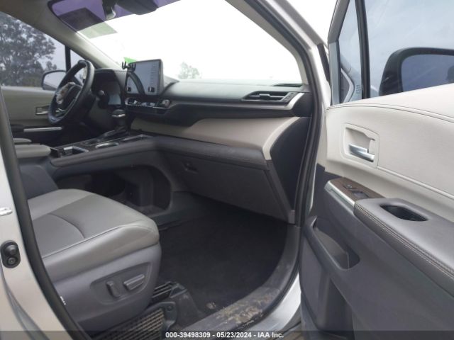 Photo 4 VIN: 5TDYRKEC4MS065153 - TOYOTA SIENNA 