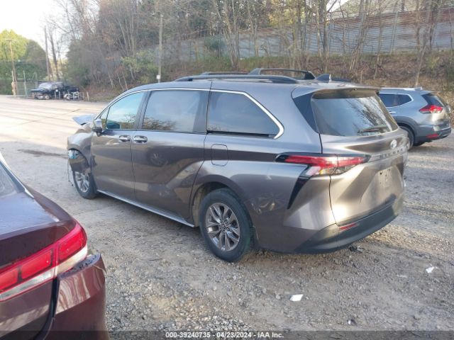 Photo 2 VIN: 5TDYRKEC4NS111288 - TOYOTA SIENNA 