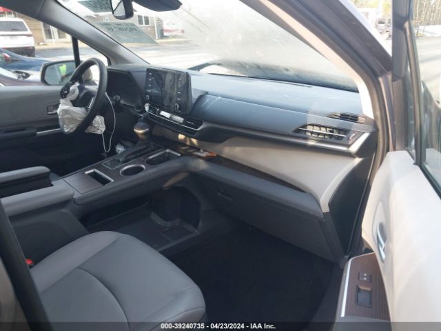 Photo 4 VIN: 5TDYRKEC4NS111288 - TOYOTA SIENNA 