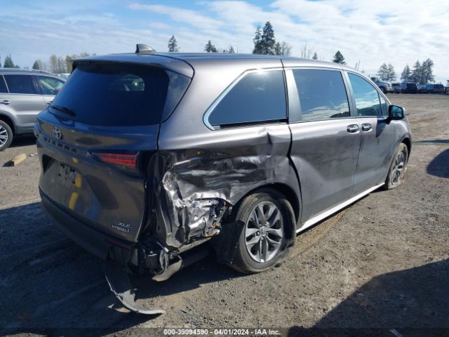 Photo 3 VIN: 5TDYRKEC4NS118449 - TOYOTA SIENNA 