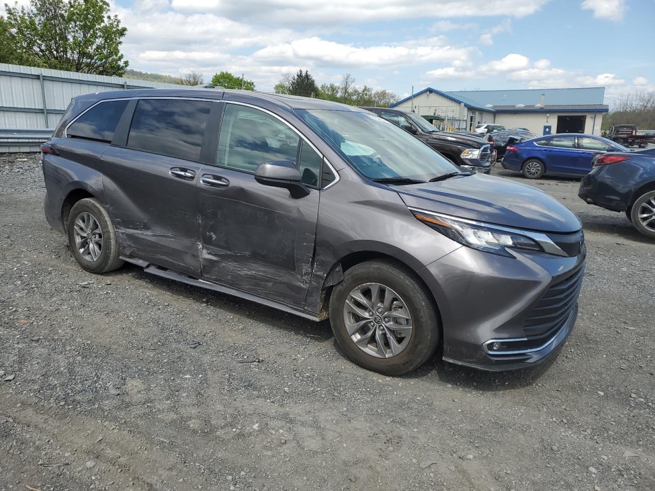 Photo 3 VIN: 5TDYRKEC4PS136825 - TOYOTA SIENNA 