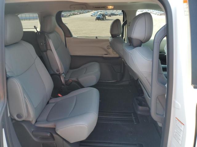 Photo 10 VIN: 5TDYRKEC4RS203572 - TOYOTA SIENNA XLE 